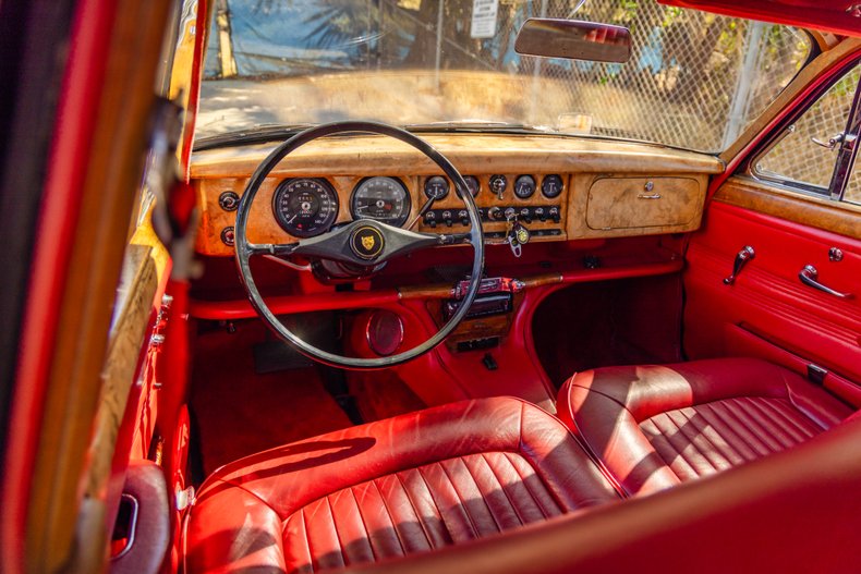 1965 Jaguar Mark II 12