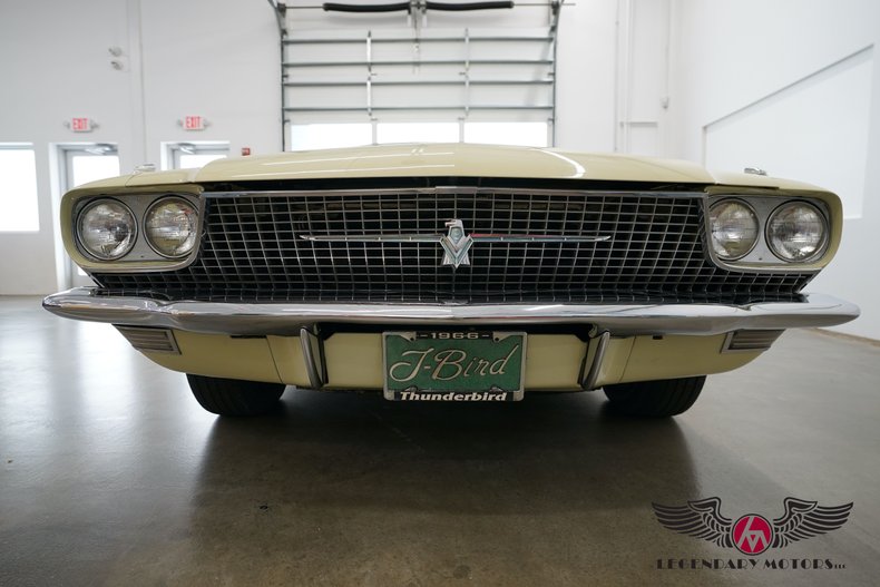 1966 Ford Thunderbird 10
