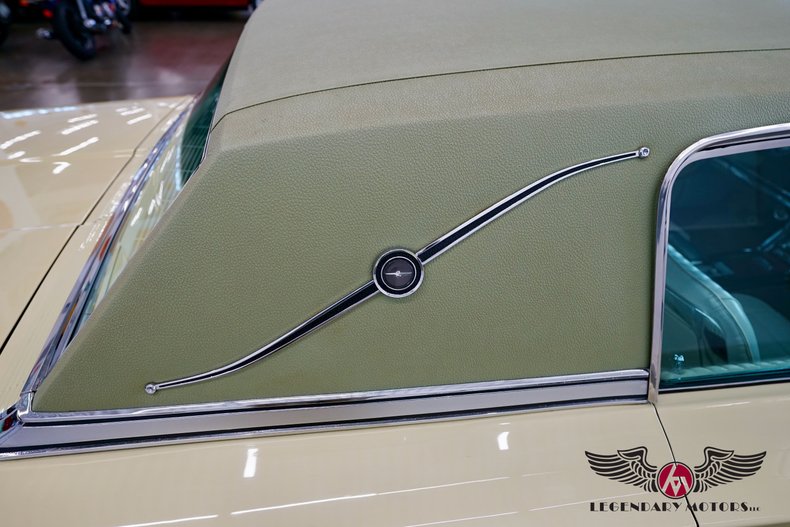 1966 Ford Thunderbird 34