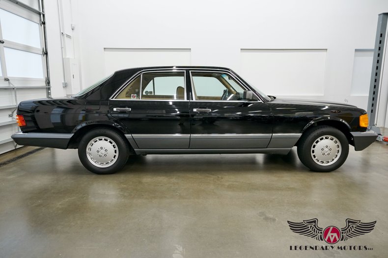 1990 Mercedes-Benz 300SE 6