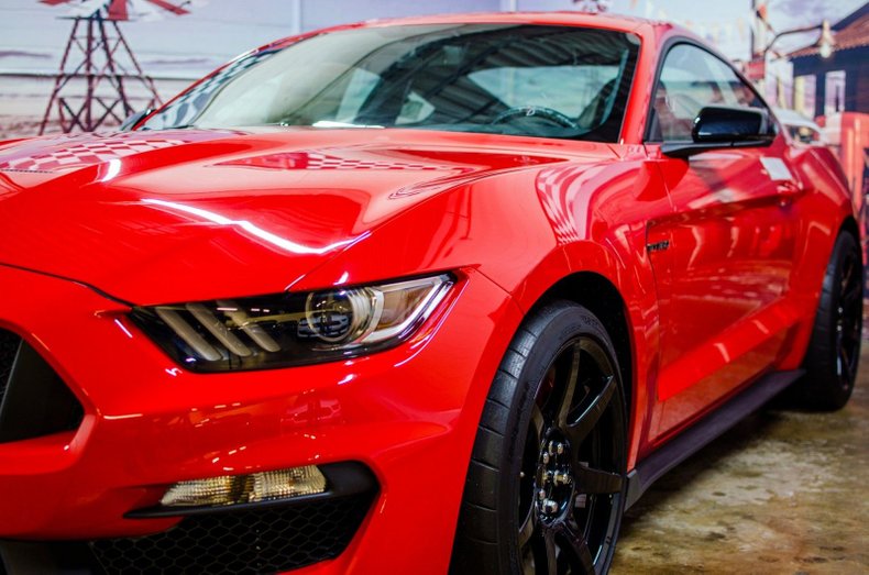 2016 Ford Shelby GT350R 16