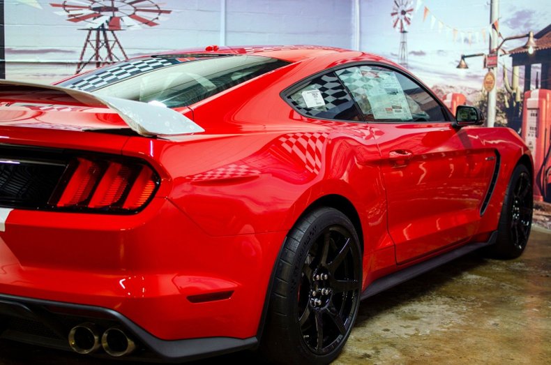 2016 Ford Shelby GT350R 49