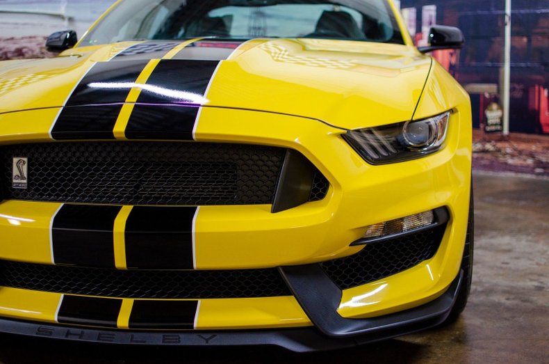 2016 Ford Shelby GT350 15
