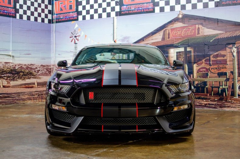 2017 Ford Shelby GT350R 12