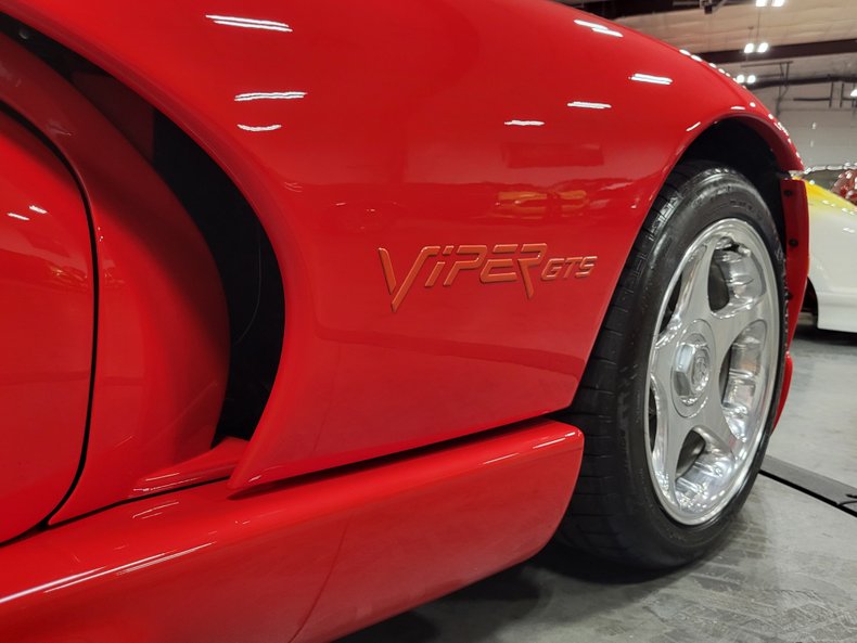 1997 Dodge Viper 26