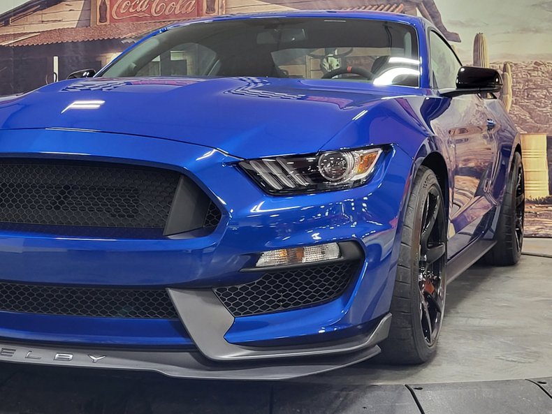 2018 Ford Shelby GT350R 10