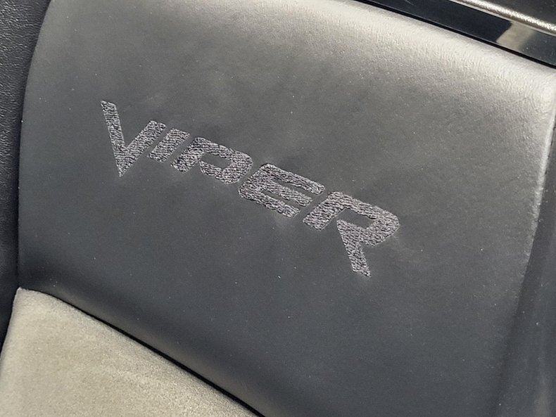 2005 Dodge VIPER SRT-10 Roadster 36