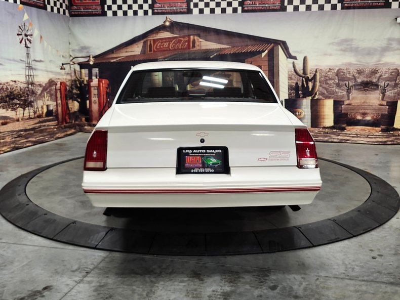 1988 Chevrolet Monte Carlo 4