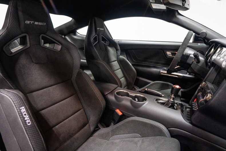 2017 Ford Shelby GT350 21