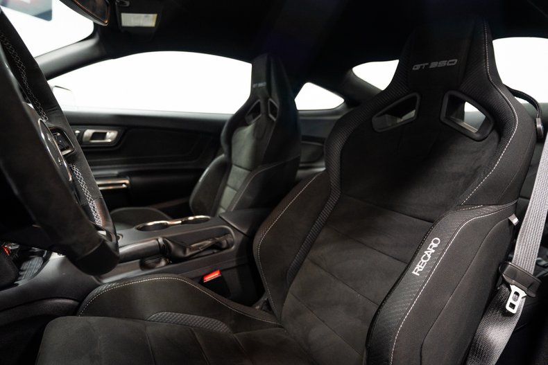 2017 Ford Shelby GT350 12