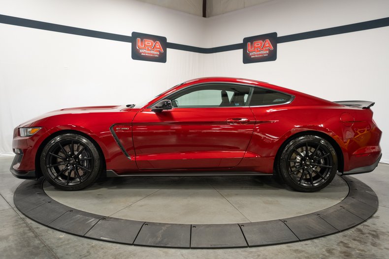2017 Ford Shelby GT350 10