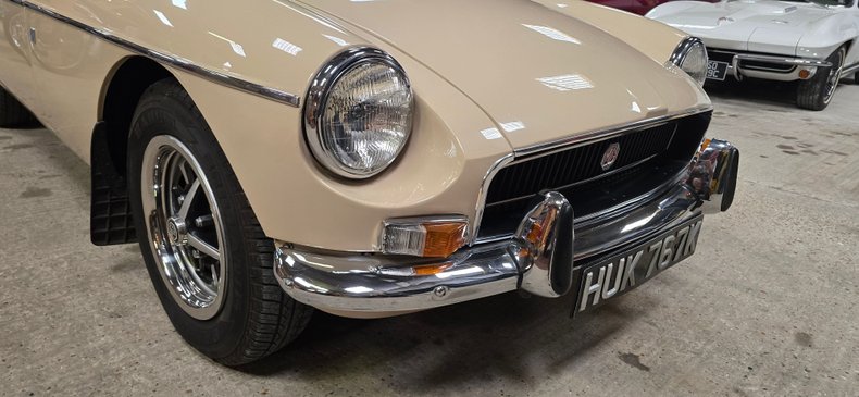 For Sale 1971 MG B - Roadster