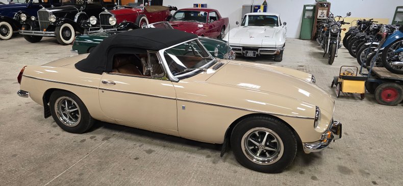 For Sale 1971 MG B - Roadster