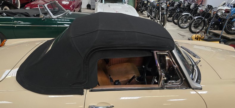 For Sale 1971 MG B - Roadster