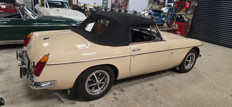 For Sale 1971 MG B - Roadster