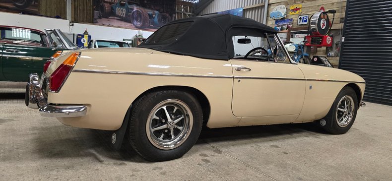For Sale 1971 MG B - Roadster