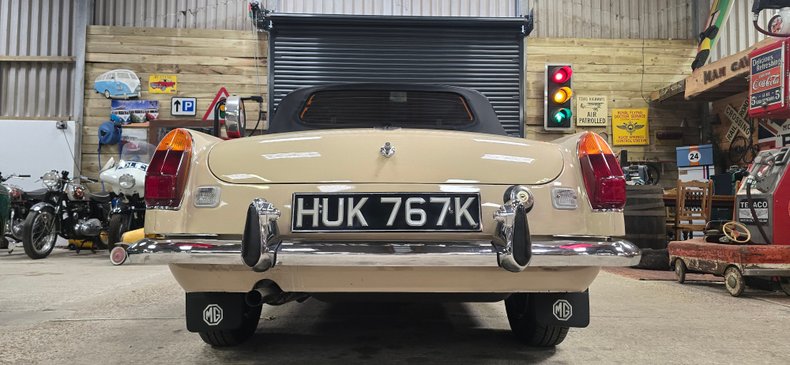 For Sale 1971 MG B - Roadster
