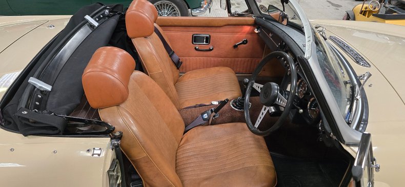 For Sale 1971 MG B - Roadster