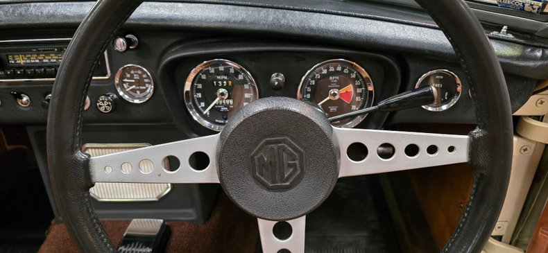 For Sale 1971 MG B - Roadster