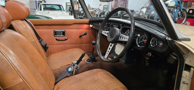 For Sale 1971 MG B - Roadster