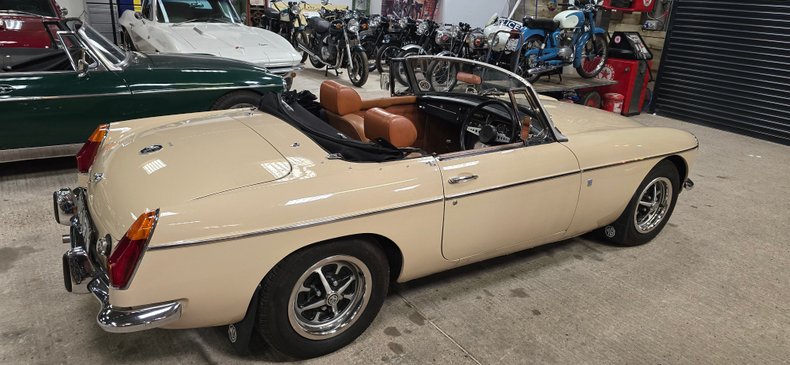 For Sale 1971 MG B - Roadster