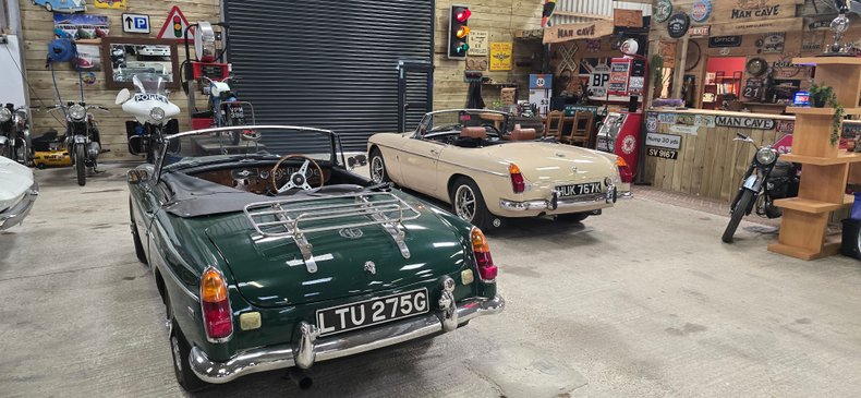 For Sale 1971 MG B - Roadster