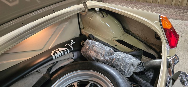 For Sale 1971 MG B - Roadster