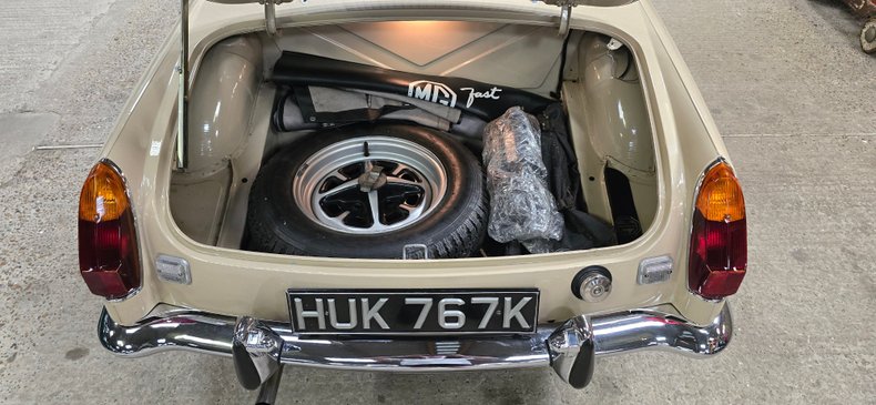 For Sale 1971 MG B - Roadster