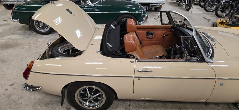 For Sale 1971 MG B - Roadster