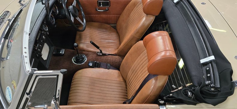 For Sale 1971 MG B - Roadster