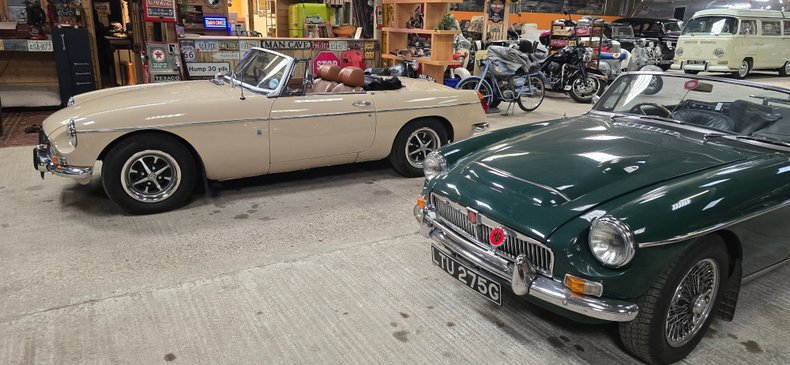 For Sale 1971 MG B - Roadster