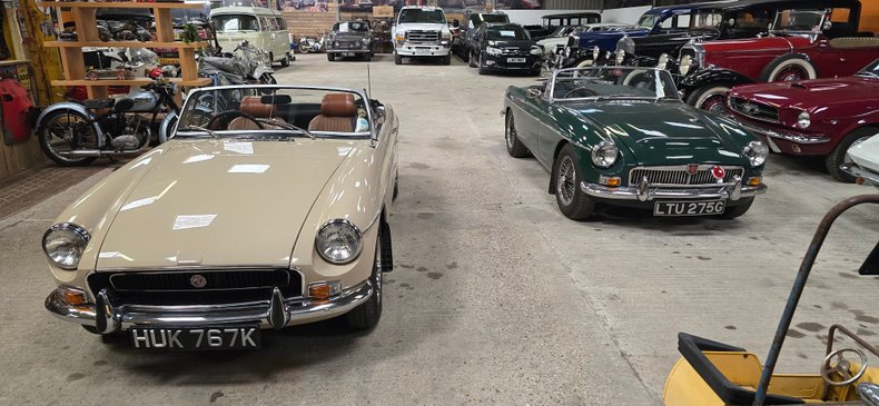 For Sale 1971 MG B - Roadster