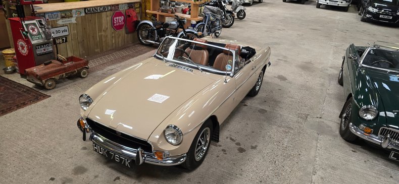 For Sale 1971 MG B - Roadster