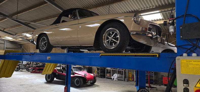 For Sale 1971 MG B - Roadster