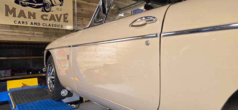 For Sale 1971 MG B - Roadster