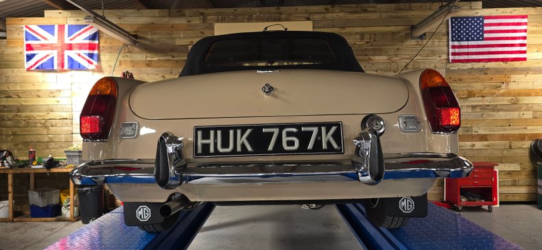 For Sale 1971 MG B - Roadster