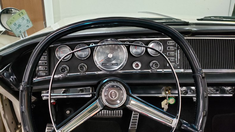 1964 Chrysler 300 35