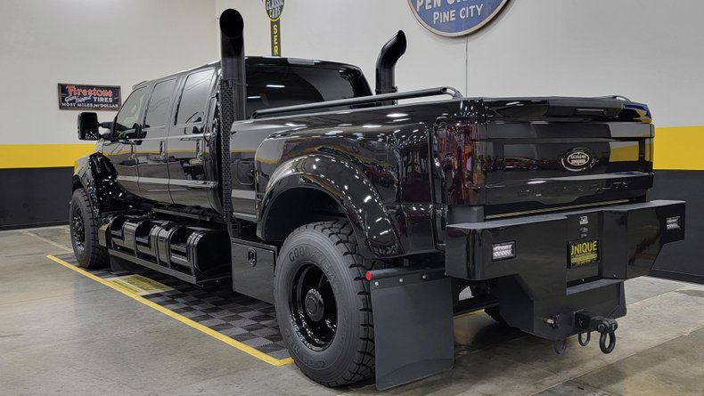 Ford F-650 Super Truck Absolutely Defies Explanation: Video