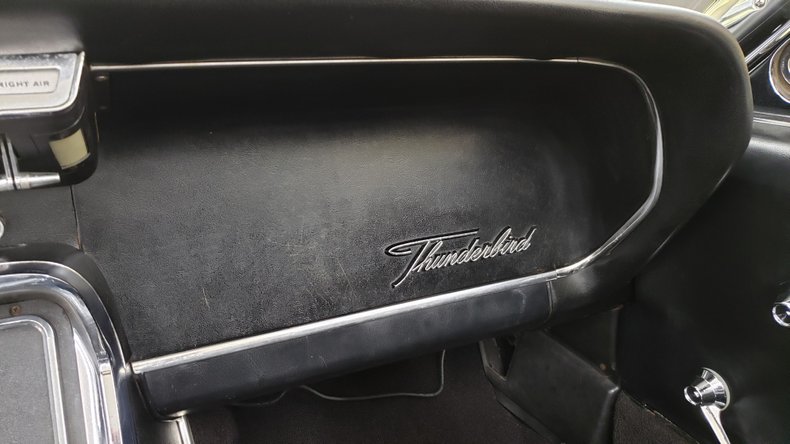1966 Ford Thunderbird 41