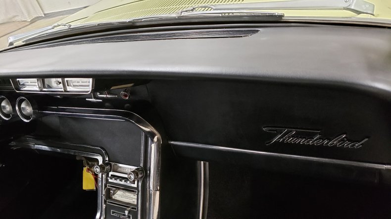 1966 Ford Thunderbird 45