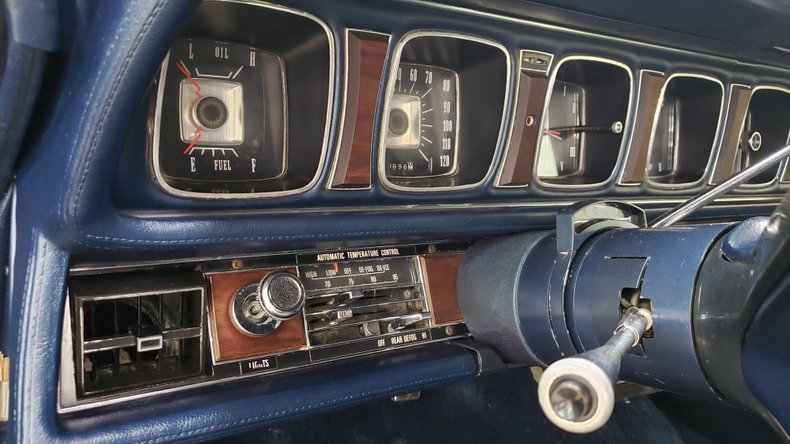 1971 Lincoln Continental 23
