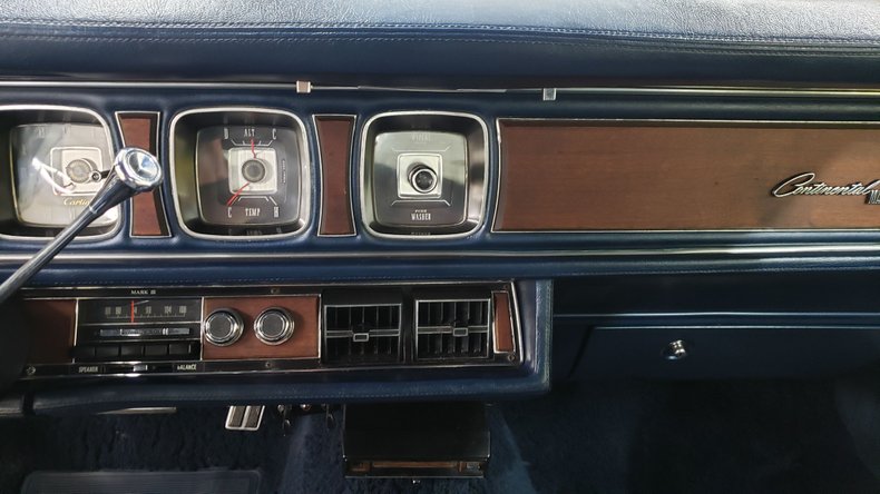 1971 Lincoln Continental 27