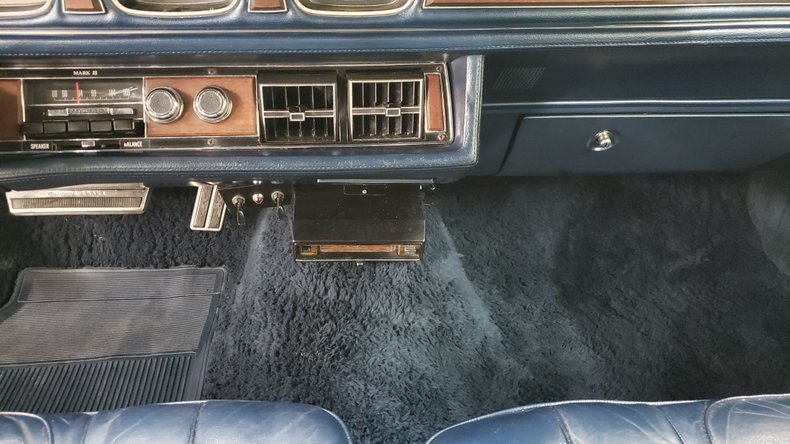 1971 Lincoln Continental 29