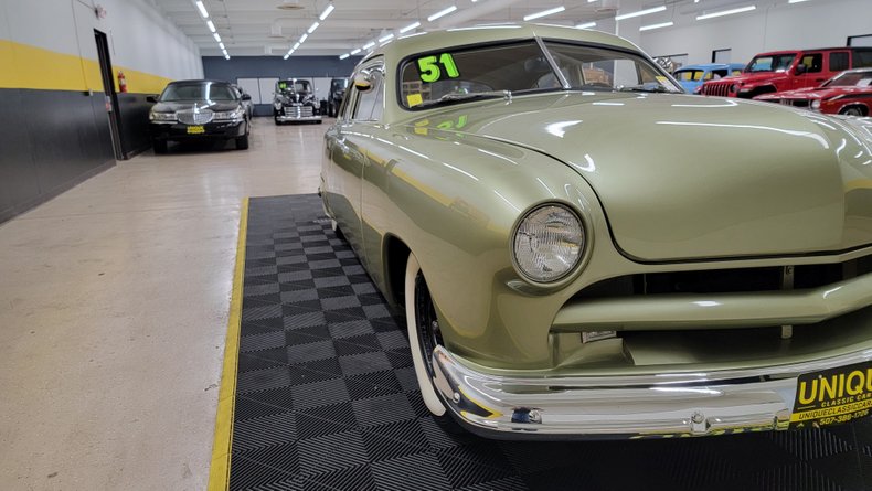 1951 Ford Custom 8
