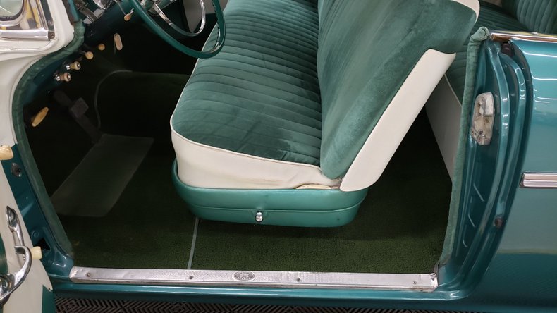 1956 Pontiac Chieftain 19