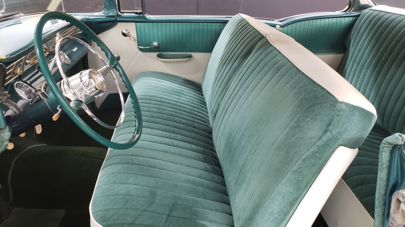 1956 Pontiac Chieftain 23