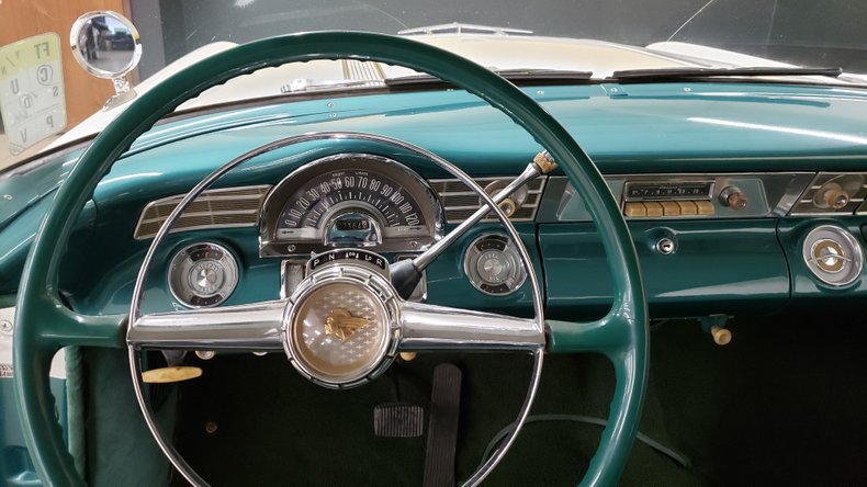 1956 Pontiac Chieftain 25