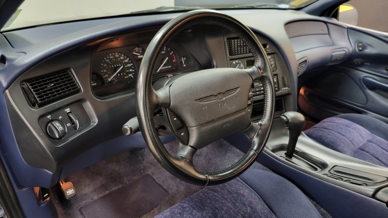 1995 Ford Thunderbird 27