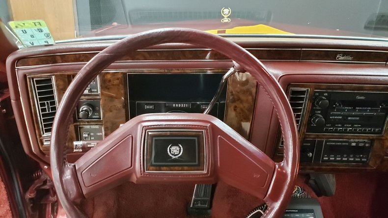 1991 Cadillac Brougham 21