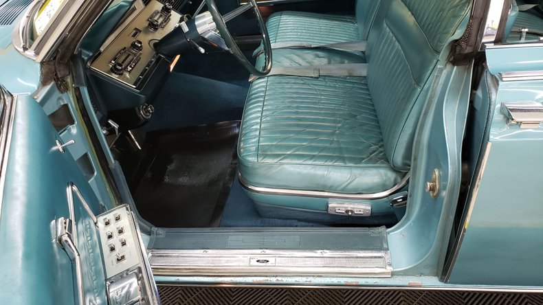 1966 Lincoln Continental 19